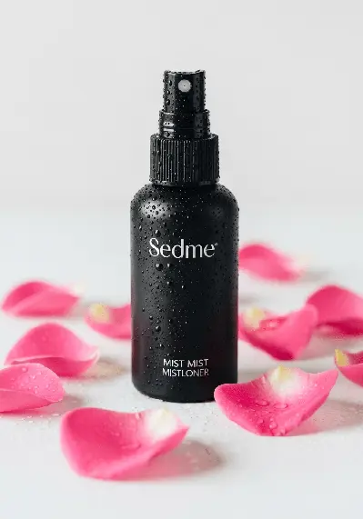 Hydrating Rose Facial Mist thumbnail 1